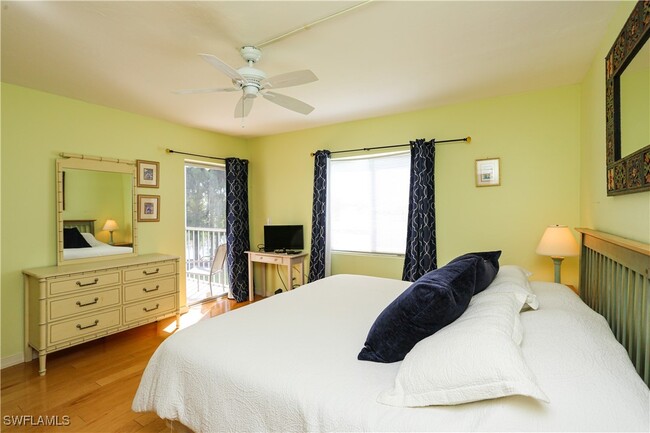Building Photo - 1075 Foxfire Ln