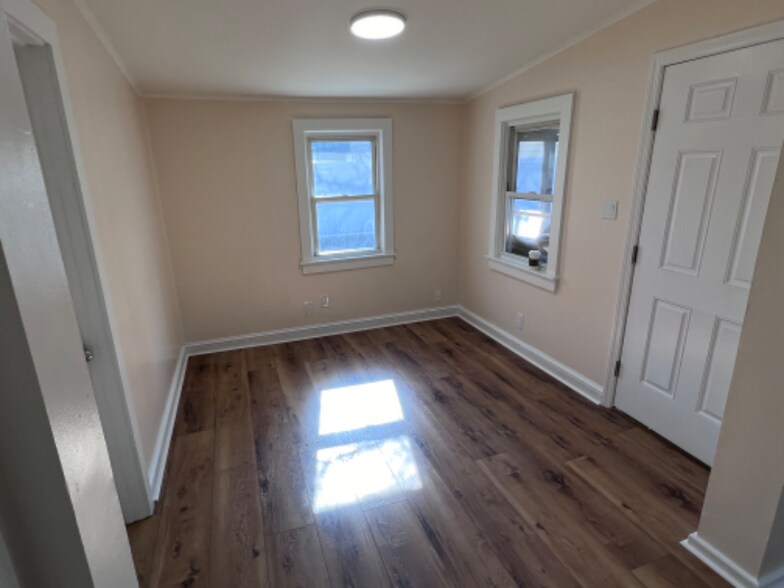 Building Photo - 1824 Briarwood Terrace