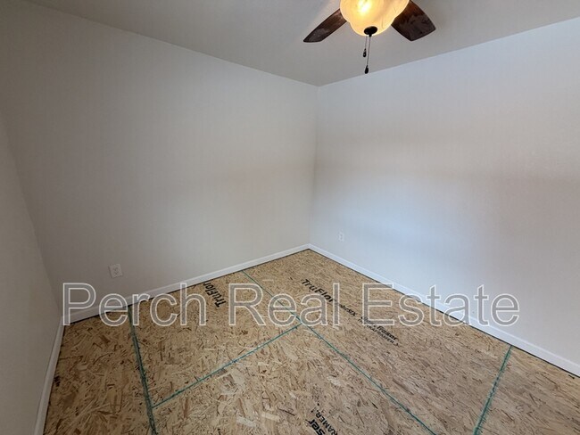 Building Photo - 105 S Kendall St