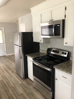 Building Photo - 4040 Cedars Pkwy