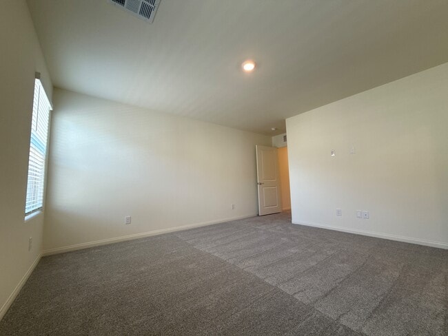 Building Photo - 10415 Ricordi St