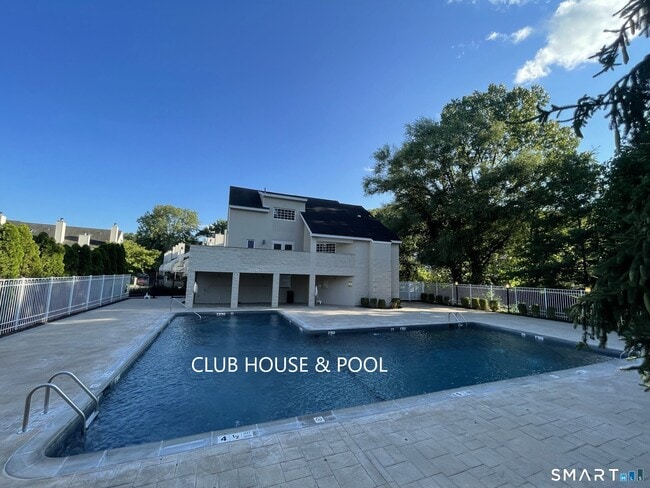 Building Photo - 237 Willow Springs