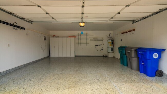 Building Photo - 53635 Avenida Bermudas