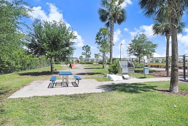 Building Photo - 3044 Suncoast Plains Dr