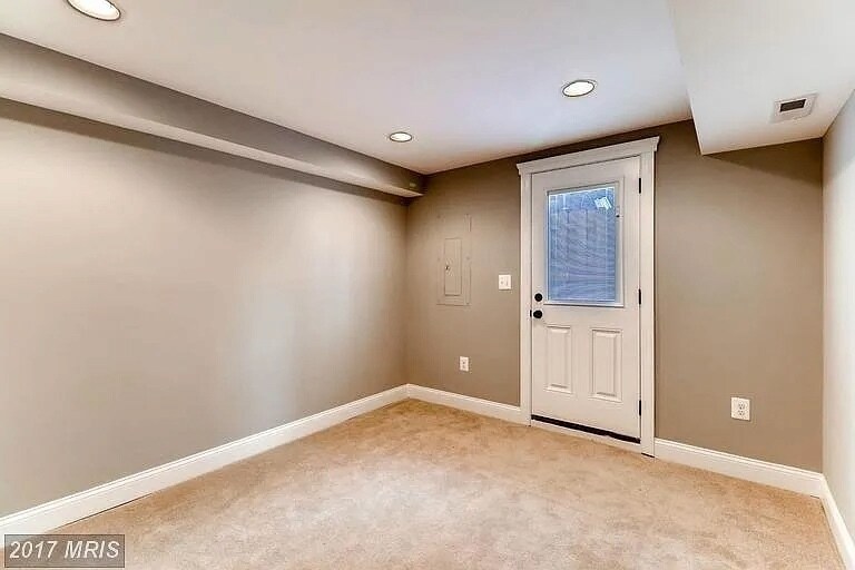 Building Photo - 616 Hyson St