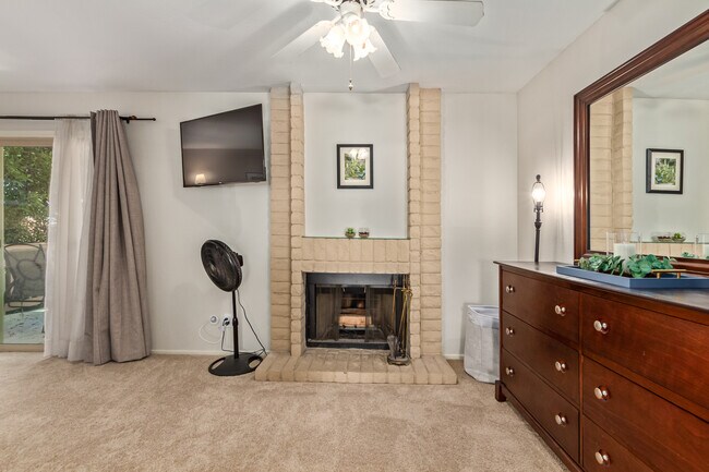 Building Photo - 2326 W Lompoc Cir