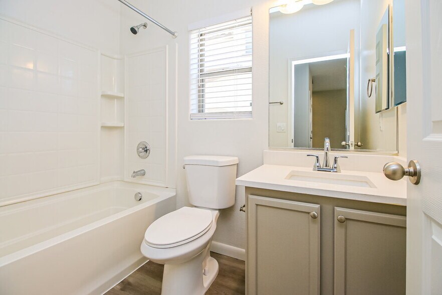 Building Photo - 40339 W Helen Ct