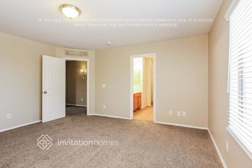 Building Photo - 4422 N 124th Ave