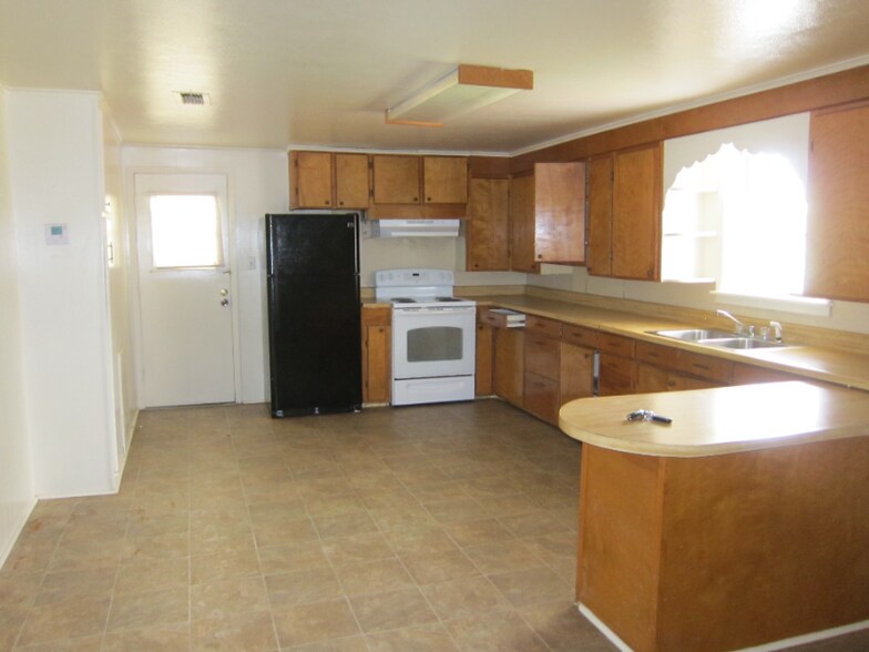 Building Photo - 3587 FM 2208