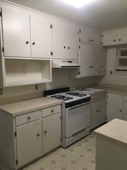 Building Photo - 2103 Olive St