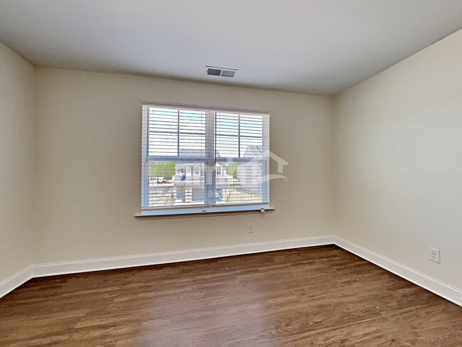 Building Photo - 601 Woodall Rd