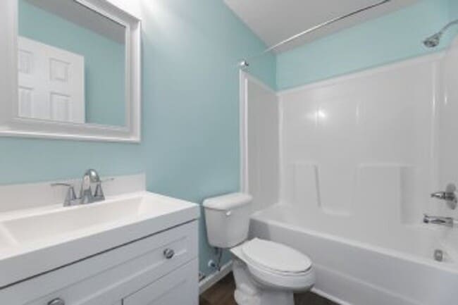 Building Photo - 629 Walnut Dr
