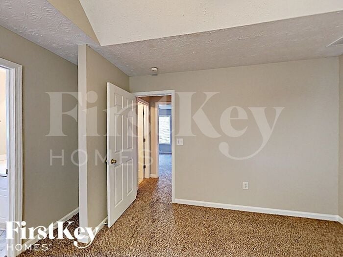 Building Photo - 40 Meeler Dr