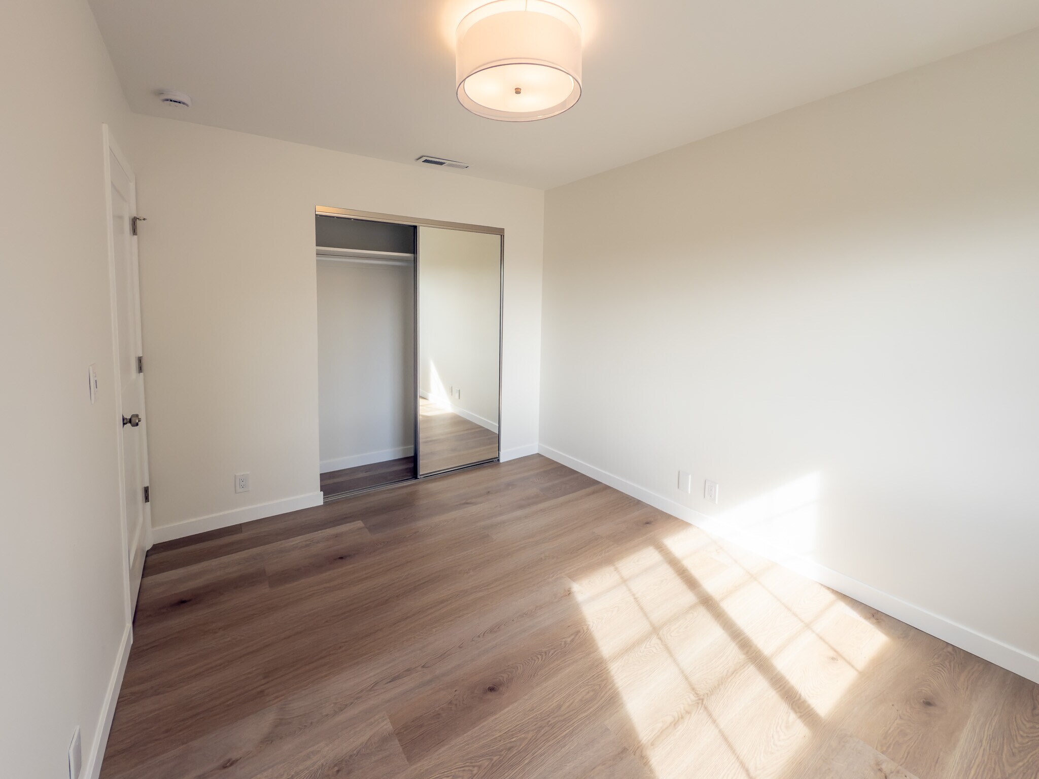 Building Photo - 1000 Tilton Ave