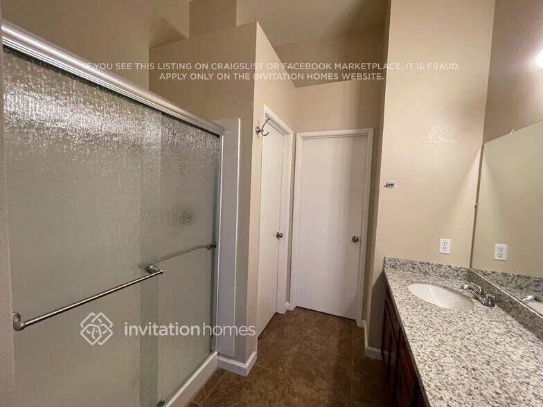 Building Photo - 1802 Gardenia Ct