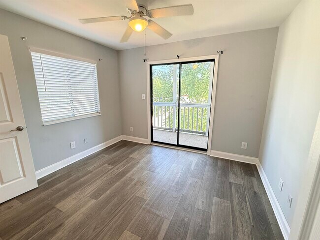 Building Photo - 10174 Beach Dr SW