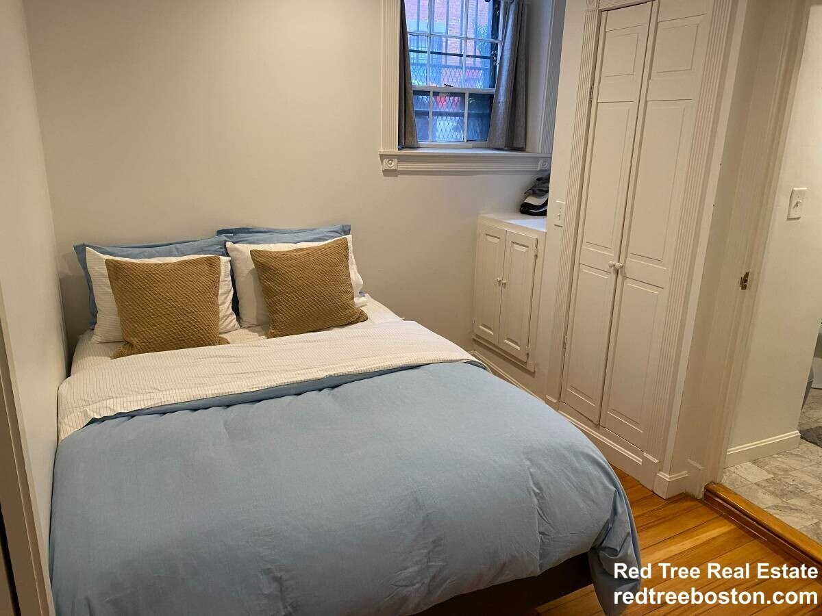 Building Photo - 49 Grove St