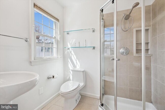 Building Photo - 5213 Rayland Dr