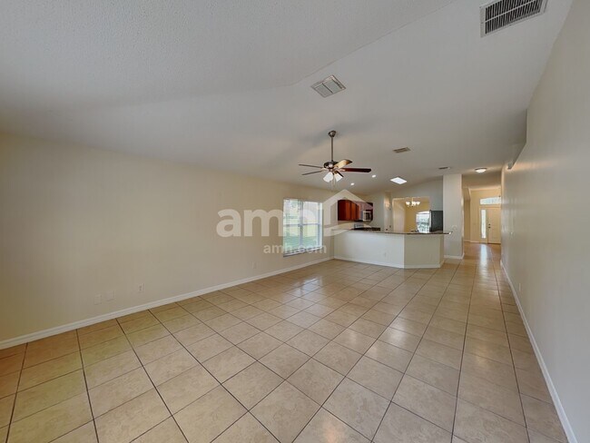 Building Photo - 1951 Southern Oak Loop