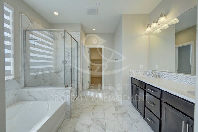 Building Photo - Stunning Modern Living in Twelve Bridges VIllage!