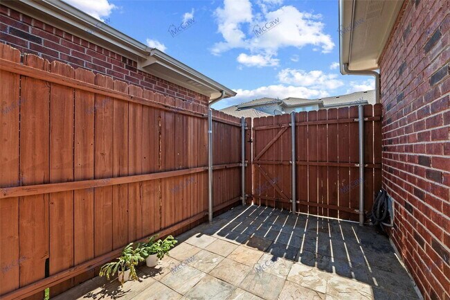 Building Photo - 575 S Virginia Hills Dr