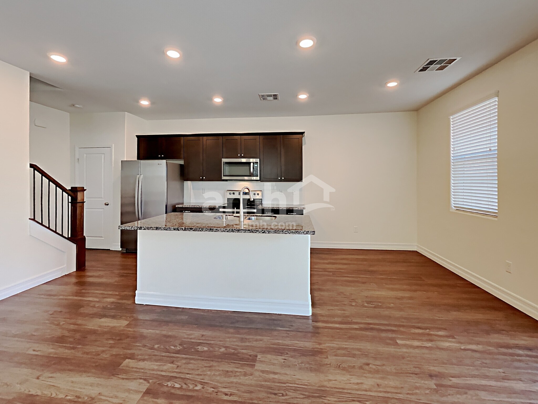 Building Photo - 5884 Petronius St