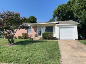 Building Photo - 310 Prather Dr