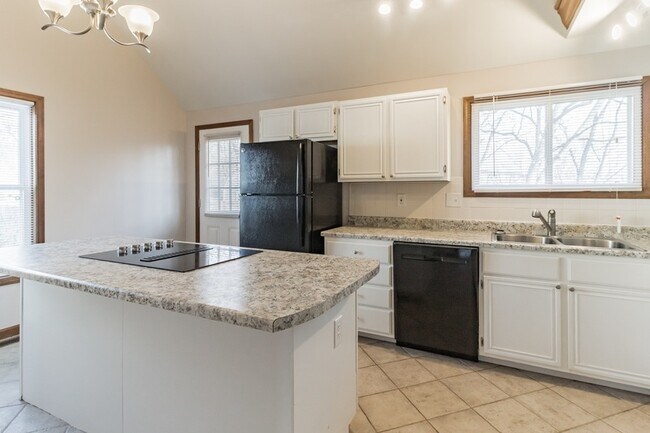 Building Photo - 2310 N 5th St