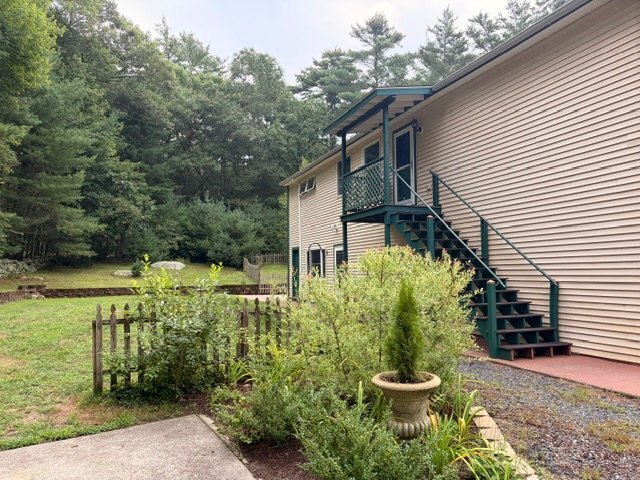 Building Photo - 426 Carpenter Rd