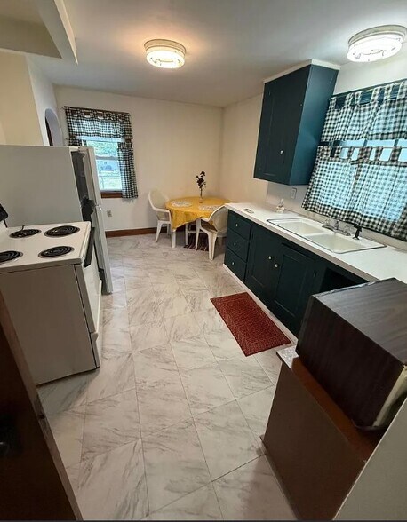 Dining/Kitchen - 4385 Lancaster Ave