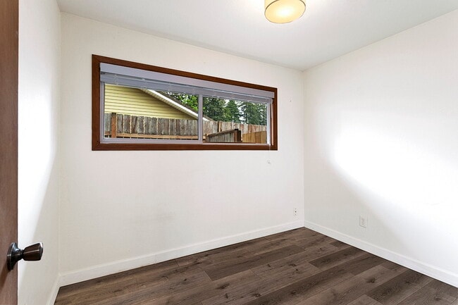 Building Photo - 5359 SE 91st Ave