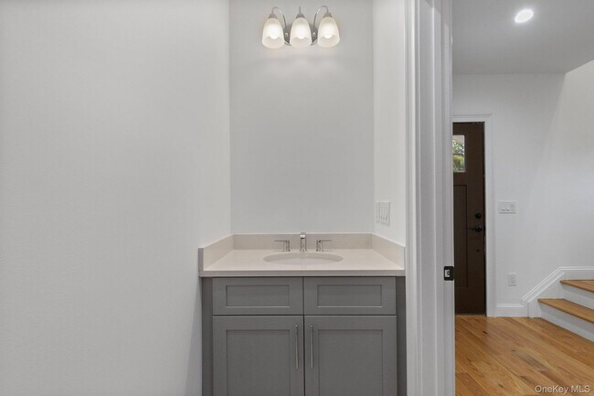 Building Photo - 65 Paulding Ln