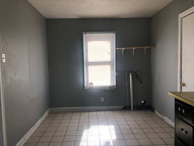 Building Photo - 312 S Georgia St