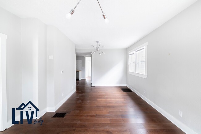 Building Photo - 1212 S Keystone Ave