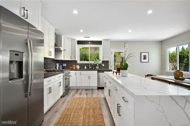 Building Photo - 3 br, 3 bath House - 23360 Mobile St