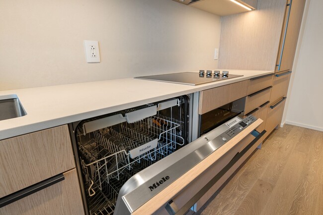 Building Photo - Brand New Luxury Studio at Park Ward Village | Ward Village