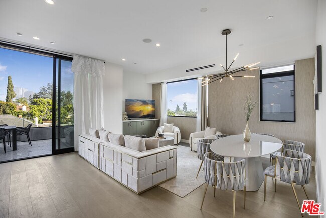 Building Photo - 10563 Ashton Ave