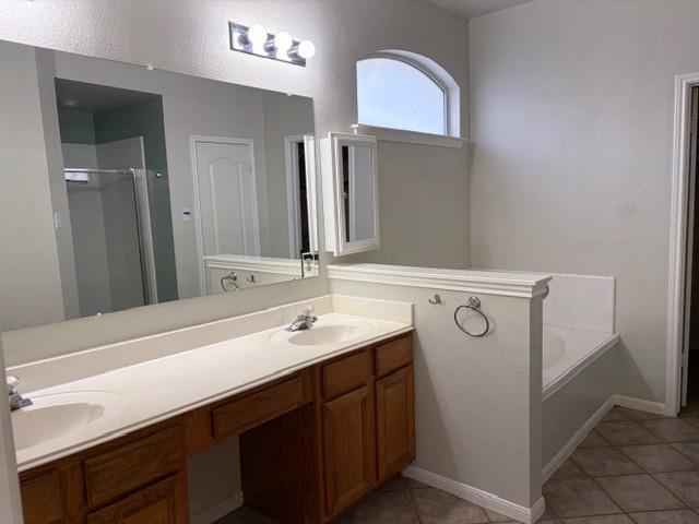 Building Photo - 1813 Parralena Ln