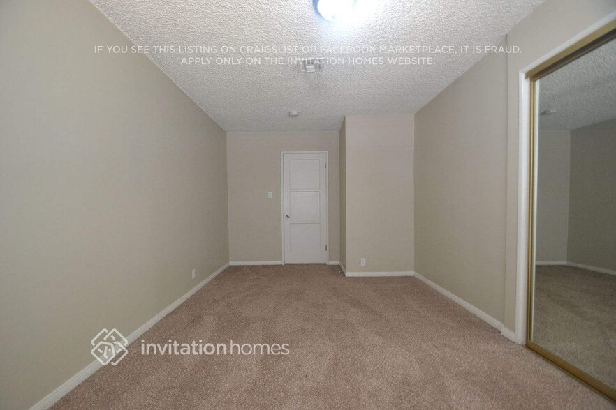 Building Photo - 13139 Archwood St