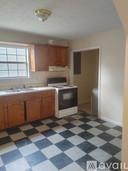 Building Photo - 464 Bussey Ave