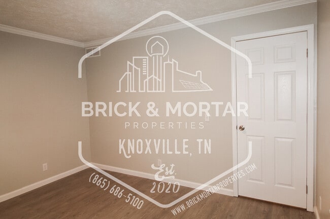 Building Photo - 1733 Lively Rd