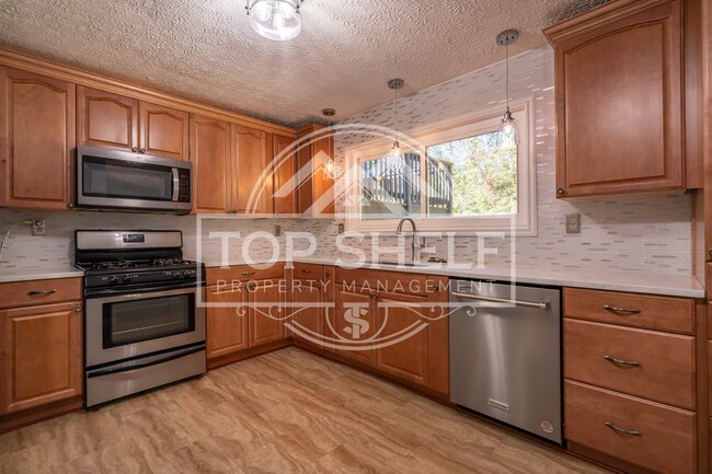 Building Photo - 1960 Branch View Dr