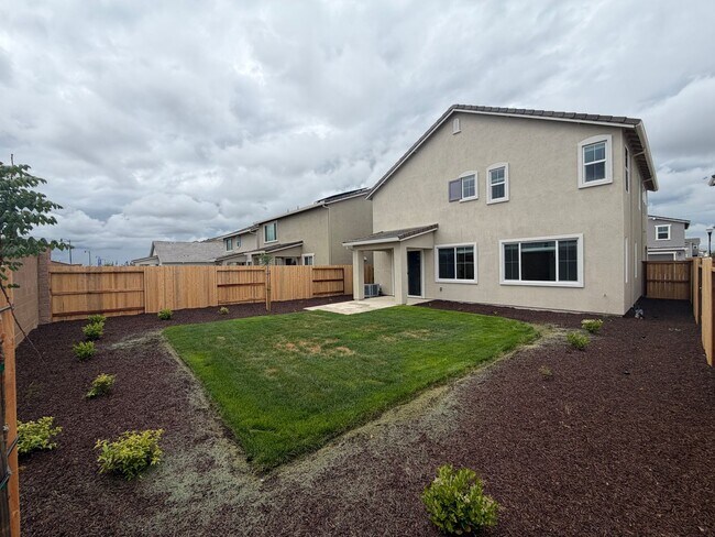 Building Photo - 3 Bedroom | 2.5 Bathroom | New two-story home in Elk Grove