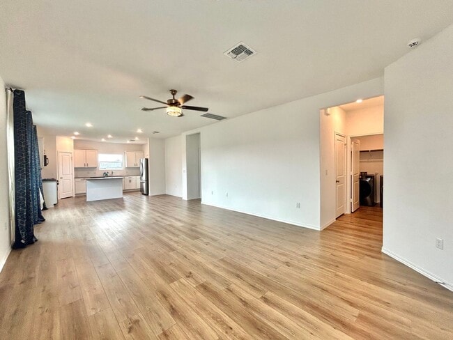 Building Photo - 10412 Premier Park St