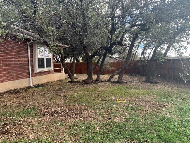 Building Photo - 1604 Gretchen Dr