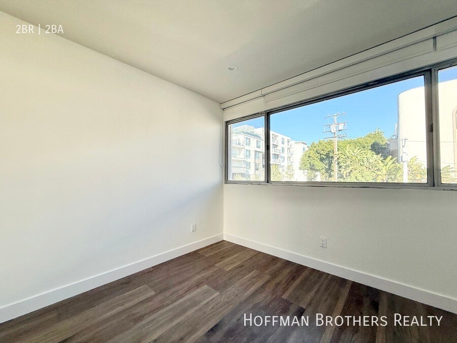 Building Photo - 11600 Rochester Ave