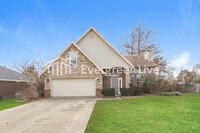 Building Photo - 1668 Niagara St