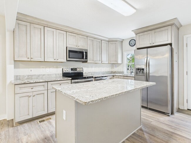 Building Photo - 3853 Atterbury St