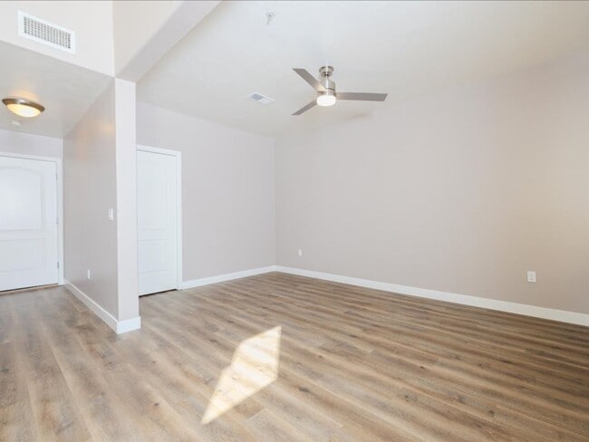 Building Photo - 3 Bedroom, 2.5 Bath CATALINA MOUNTAIN VIEWS! ROOF TOP CABANA!!