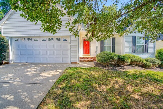 Building Photo - Spacious 4 BR, 2 BA Home On Quiet Cul de Sac, Private Fenced Backyard, Community Pool